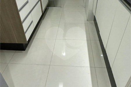 Apartamento MOBILIADO à venda. ÓTIMA OPORTUNIDADE!