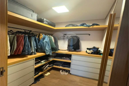 Apartamento Recém reformado e mobiliado a venda em Vila Mariana