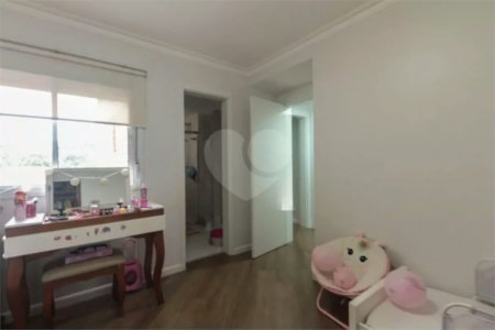 Apartamento na Mooca com 204m² amplo à venda 3 quartos, sendo 3 suítes, e 4 vagas