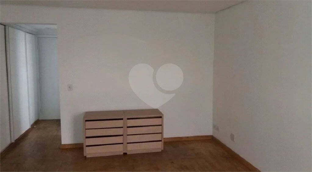 Cobertura duplex à venda na Mooca de 277m² com 3 dormitórios, 1 suíte e 3 vagas.