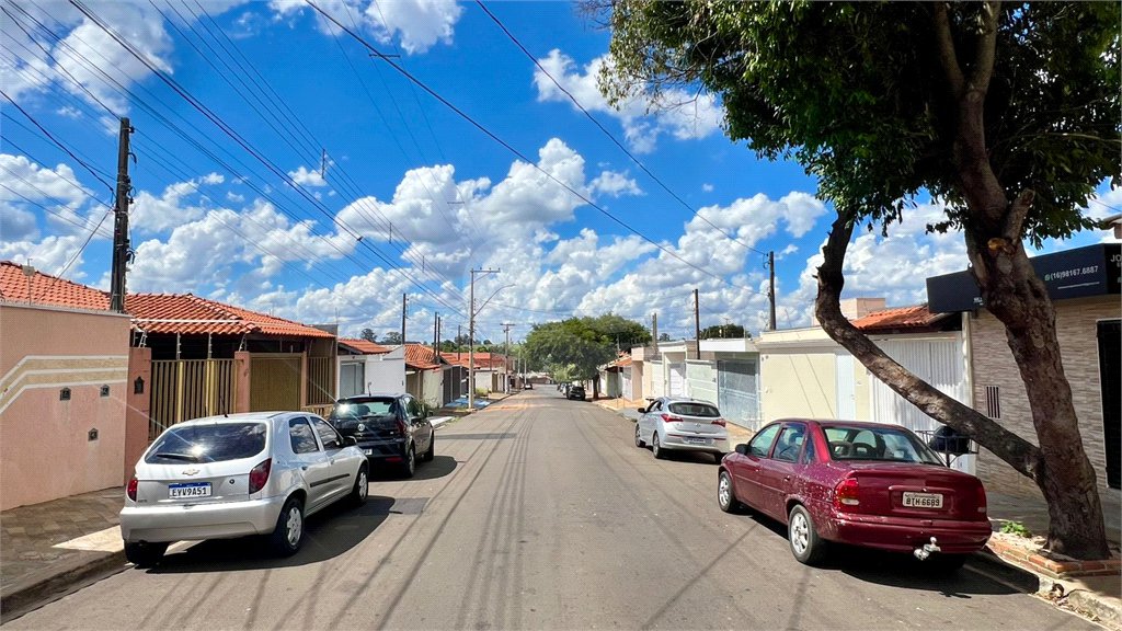 Sobrado à venda com 4 quartos, em Residencial Itamarati