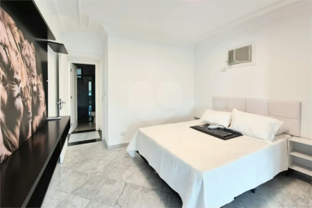 Encante-se com esta sofisticada cobertura no Jardim do Mar! São 4 suítes, piscina privativa, espaço gourmet e 5 vagas. Agende sua visita e surpreenda-se!