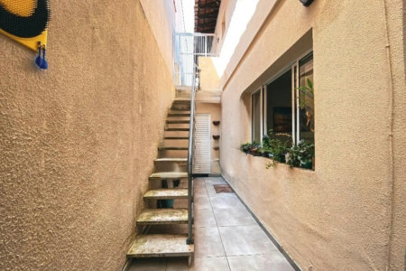 Sobrado à venda com 3 quartos, sendo 1 suíte,  em Vila Polopoli, São Paulo, SP