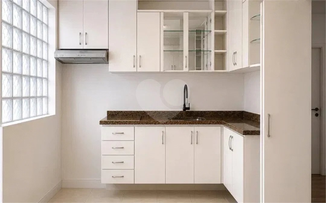 Apartamento Amplo na Saúde | 89 m², 2 Dormitórios e 1 Vaga