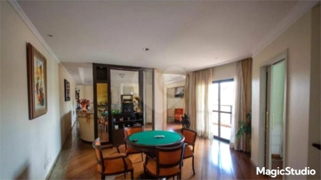 Apartamento 580m², 4 quatos, sendo 4 suítes, 5 vagas de garagem, à venda no Bosque da Saúde