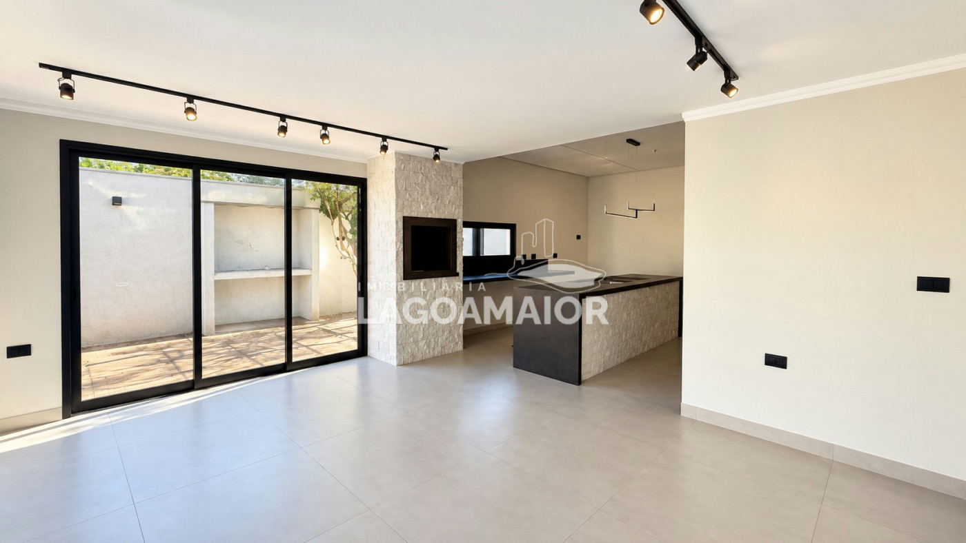 Casa à venda ou para alugar com 4 quartos, sendo 2 suítes, no Centro, Três Lagoas - MS