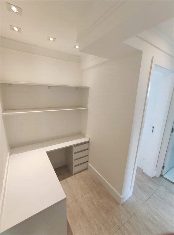 Apartamento à venda ou para alugar com 3 quartos, sendo 1 suíte, em Parque Reboucas, São Paulo, SP