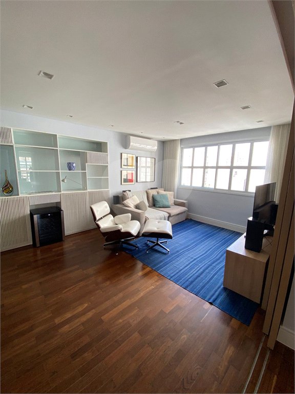 Apartamento reformado de 96m² no coração do Jardins!