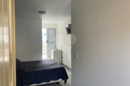 Excelente Sobrado à venda no Planalto - 5 Quartos/4 Suítes/2 Vagas na garagem