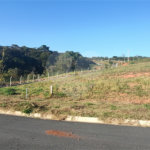 Terreno em Atibaia com 360 m² condomínio fechado com ampla área de lazer