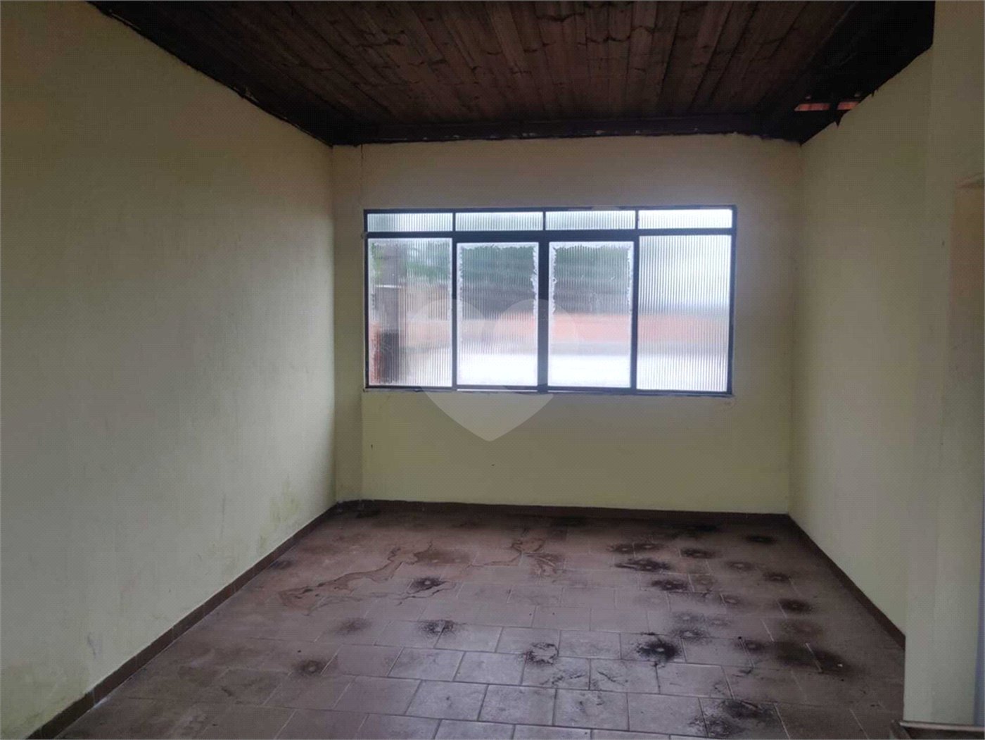 CASA COM DOIS ANDARES SEPARADOS A VENDA NO JARDIM LIMOEIRO, COM 139M²
