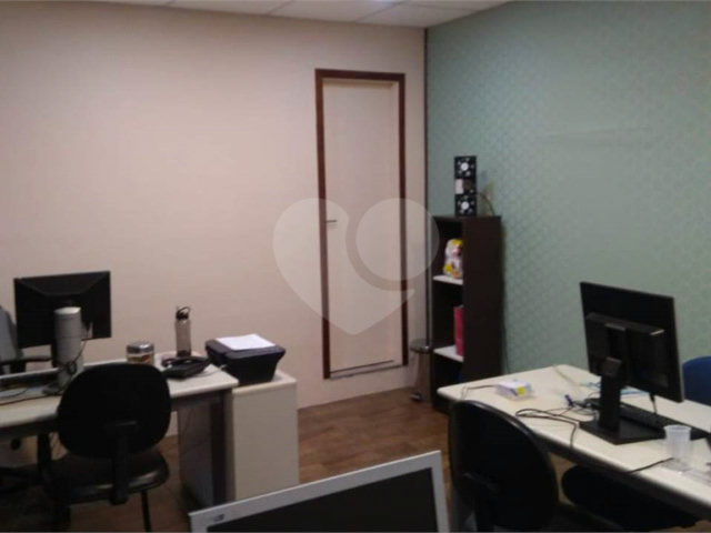 Sobrado à venda com 4 quartos, sendo 1 suíte,  em Jardim Vila Formosa, São Paulo, SP