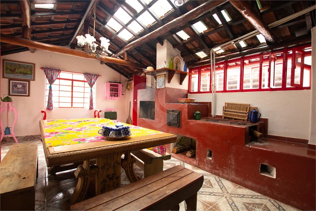 Sítio à venda com 8 quartos, sendo 4 suítes, em Taiaçupeba, Mogi das Cruzes, SP