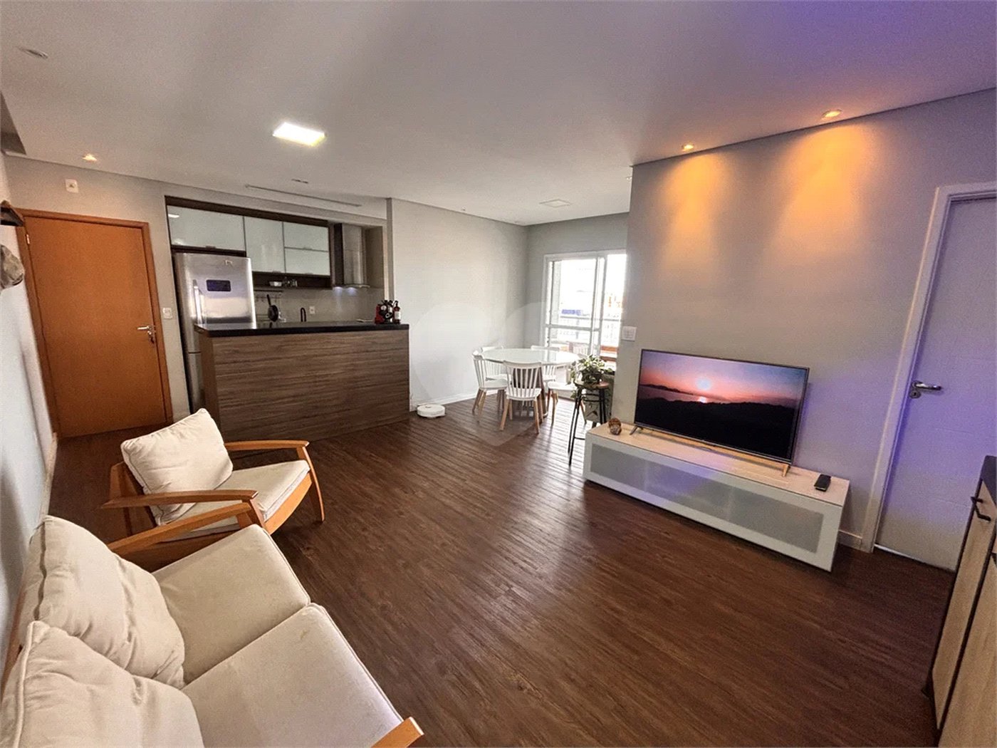 Apartamento com 77m² , 2 dormitórios , sendo 1 suíte , 2 vagas de garagem , a venda no bairro Rudge Ramos.