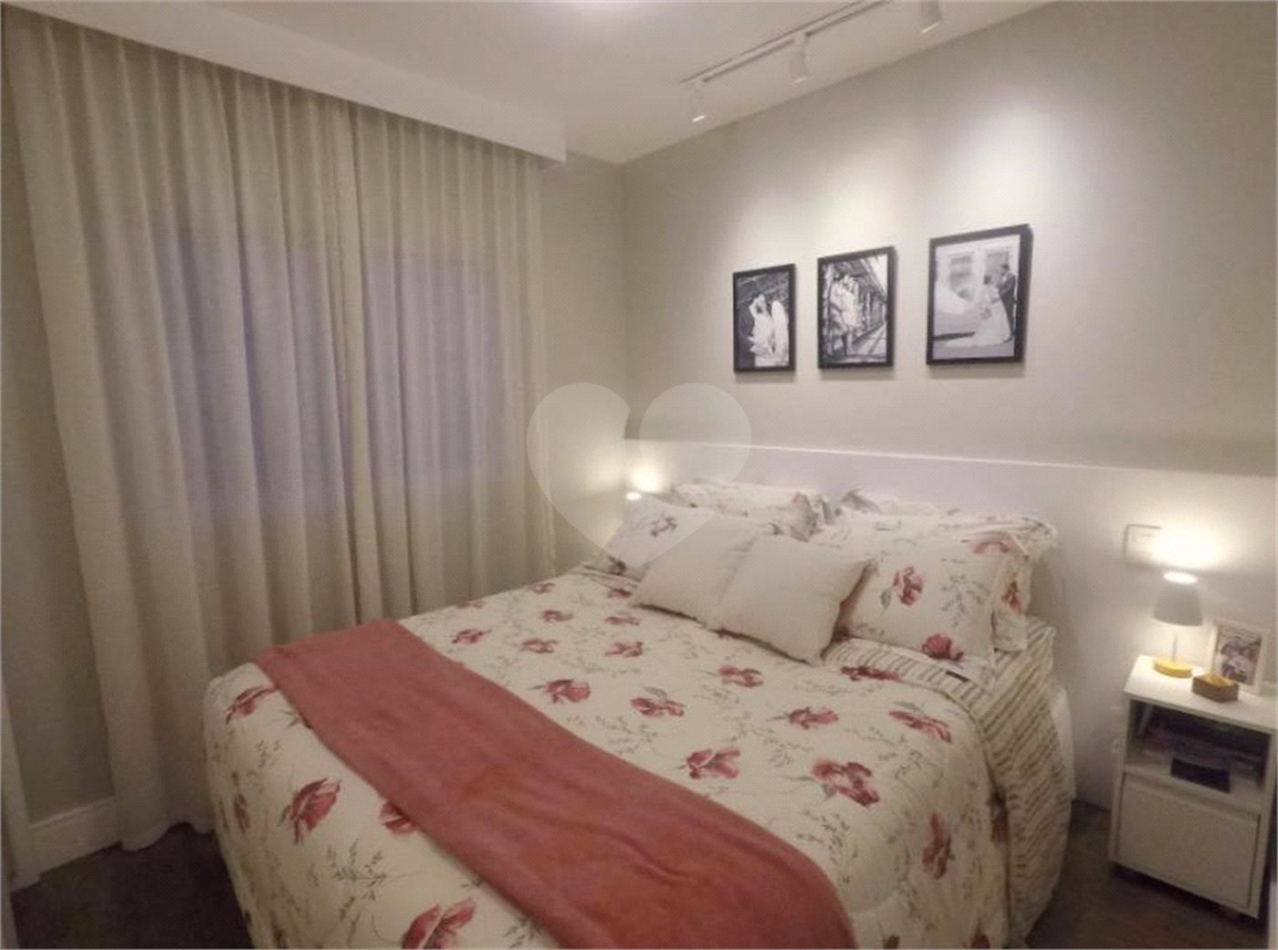 Apartamento à venda Vila Gumercindo - 2 dormitórios, 1 suíte, 1 vaga