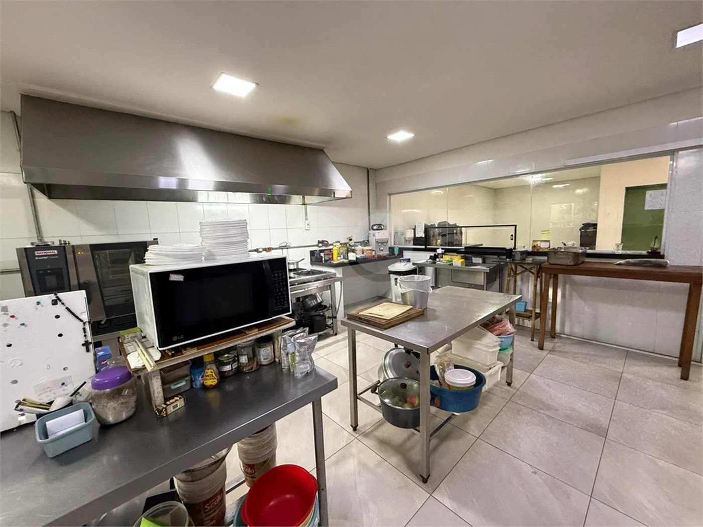 Chácara no Unileste, com espaço para eventos e cozinha industrial, na modalidade porteira fechada,