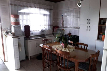 Casa versátil à venda: Casa com 2 Quartos, 3 Unidades Residenciais e Sala Comercial - Louveira