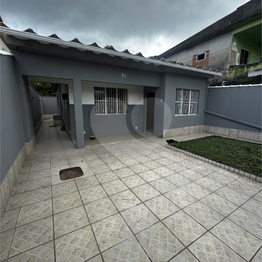Casa Térrea à Venda - R$ 250.000,00.