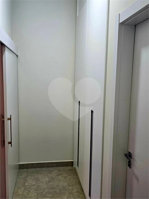 Casa á venda no condomínio Damha I