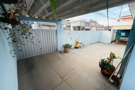 Casa 2 dormitórios Antônio Blanco