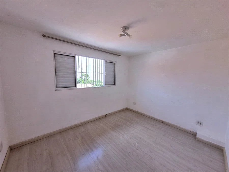 Sobrado à venda com 3 quartos, sendo 1 suíte,  em Jardim Ester Yolanda, São Paulo, SP