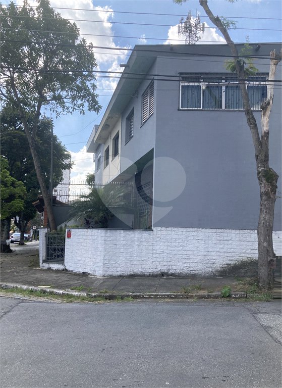 Casa com 4 dormitórios na Saúde.