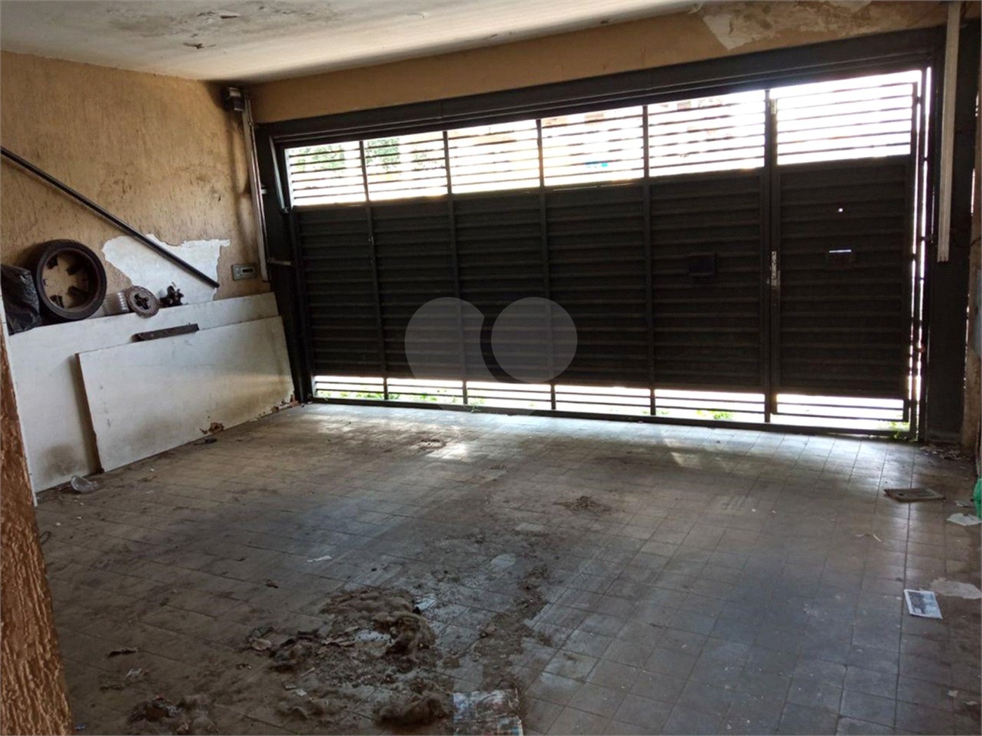 Exccelente imóvel totalmente reformado com 03 Dormts, 01 Suíte e 02 vagas.