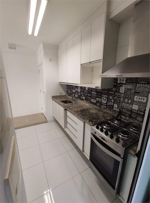 Apartamento à venda ou para alugar com 3 quartos, sendo 1 suíte, em Parque Reboucas, São Paulo, SP