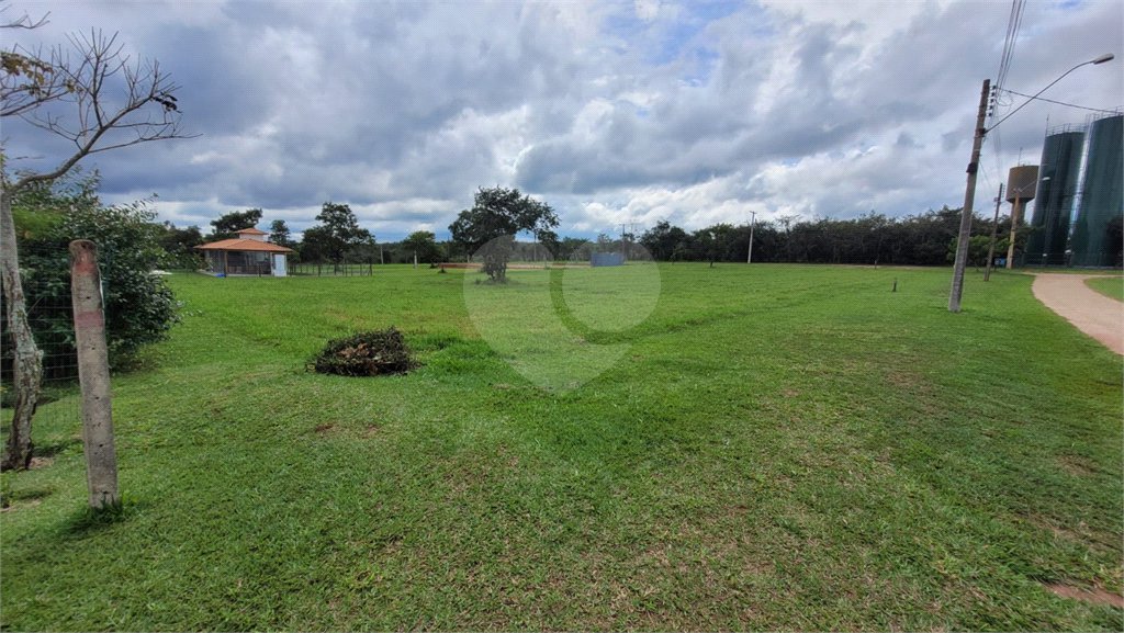 Loteamento no Condomínio Vila Pinhal do Broa