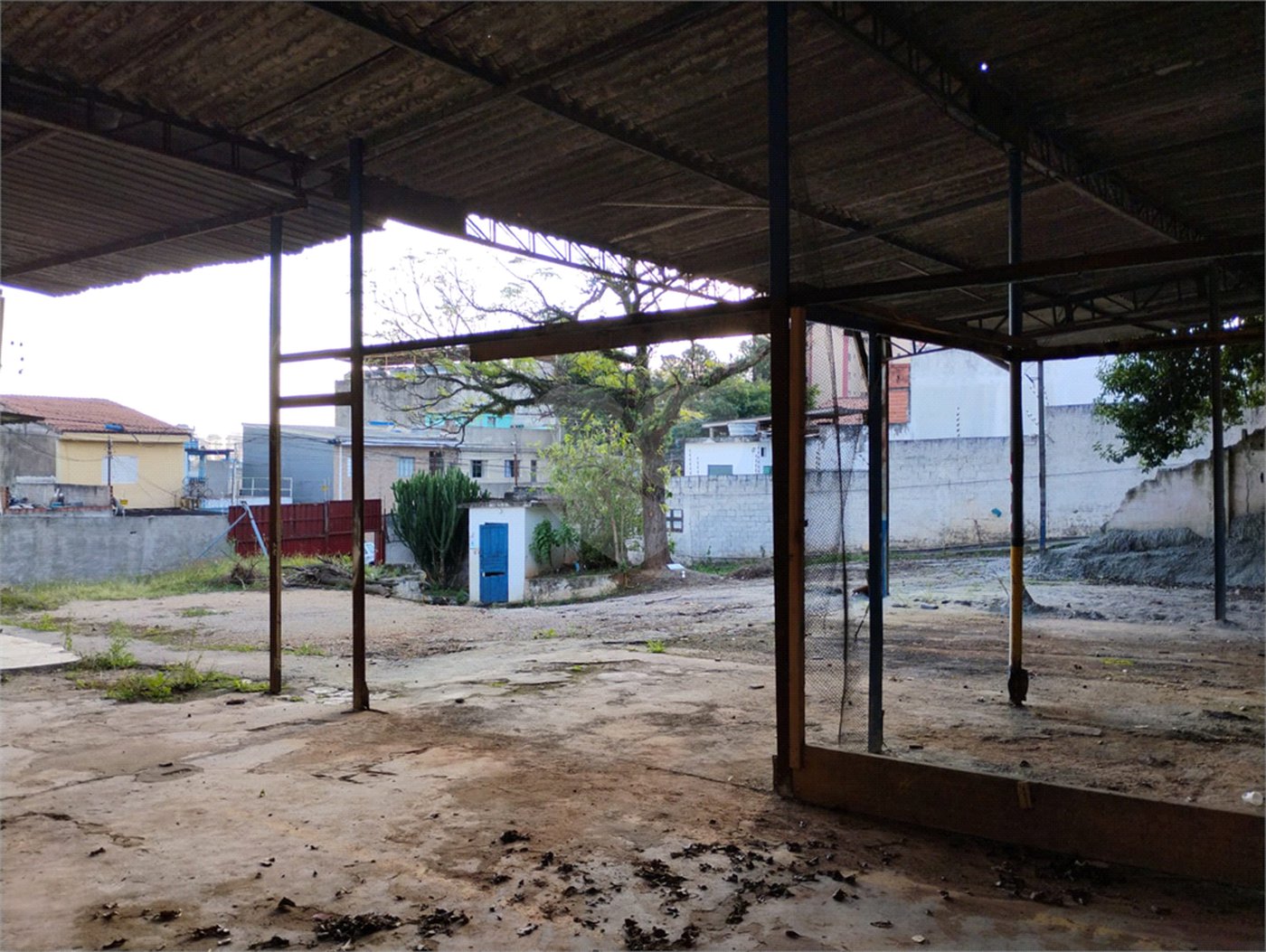 Aluga-se imóvel comercial na Zona Sul com 1500 m2