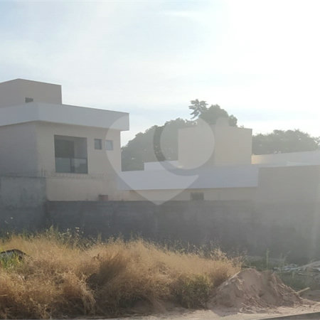Terreno com 160,00 m² no Parque dos Flamboyant.