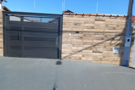 Casa térrea em Araraquara/SP.