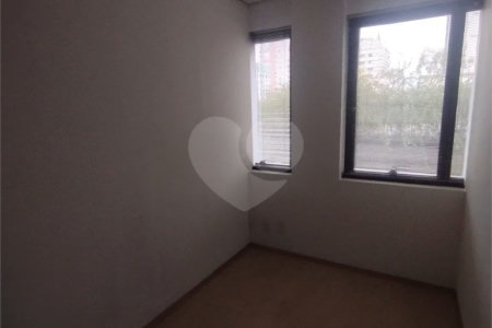 Sala comercial para locação no Jardim Paulista, 90 m², 2 garagens
