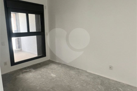 Charme, conforto e vista livre na Vila Clementino – 98 m² com pé-direito duplo!