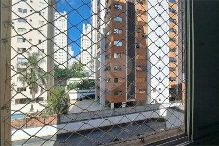 Ótima localização.