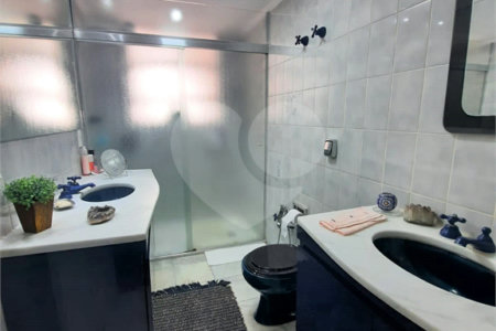 Apartamento à venda com 3 quartos, sendo 1 suíte,  em Alto da Boa Vista, São Paulo, SP