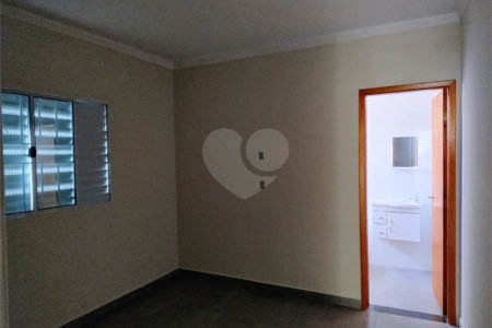 Casa nova 2 quartos 1 suíte Jardim Hikari.