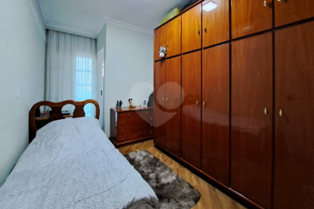 Sobrado com 425 m², 3 suítes e 4 vagas de garagem, à venda no bairro Santa Maria em São Caetano do Sul