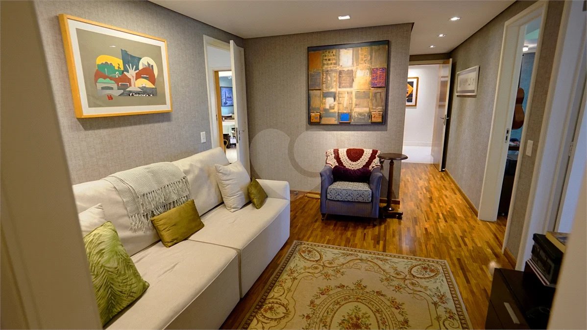 Apartamento à venda com 4 quartos, sendo 3 suítes, em Santo Amaro, São Paulo, SP