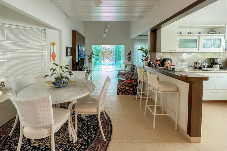 Casa à venda com 4 quartos, sendo 2 suítes, em Riviera de São Lourenço, Bertioga, SP