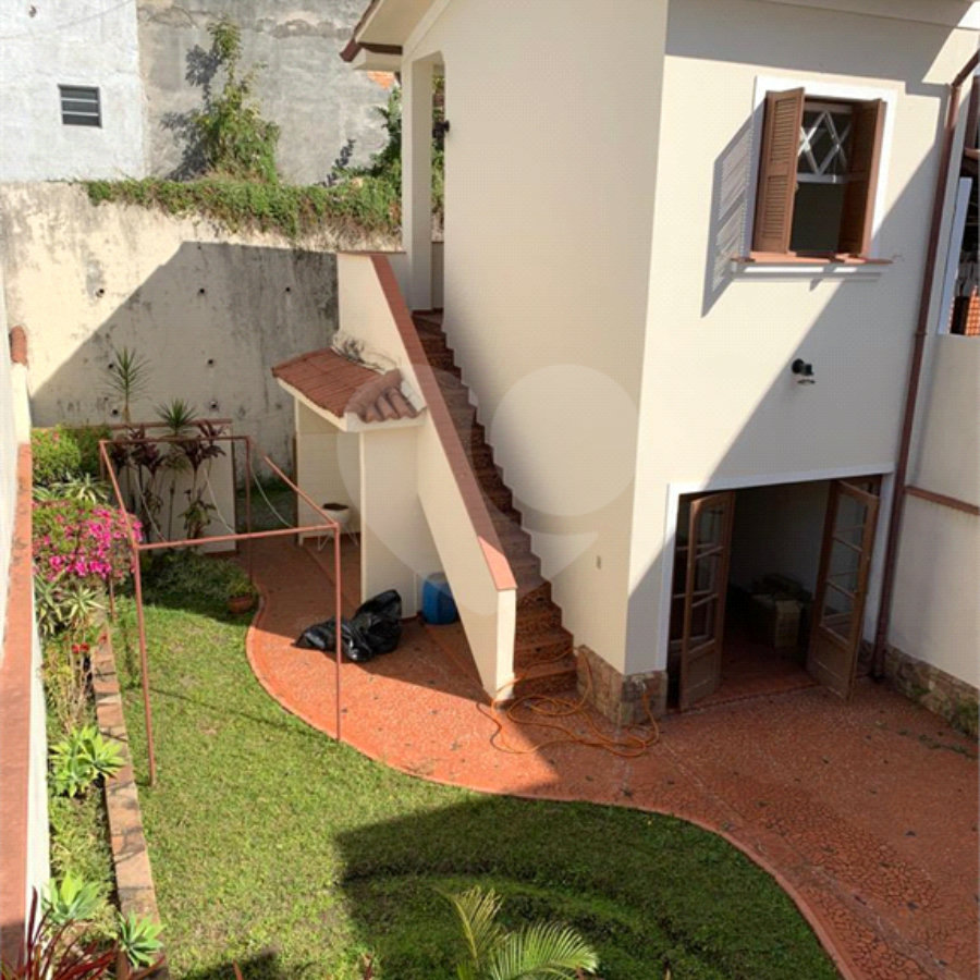 Casa à venda na Aclimação de 190m² com 3 dormitórios e 2 vagas.