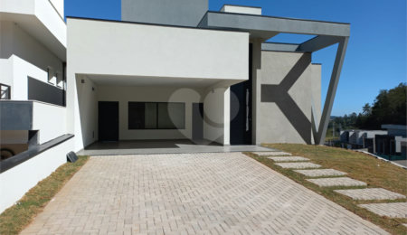 Casa à venda com 3 suítes no condomínio Santa Isabel I, Louveira - SP