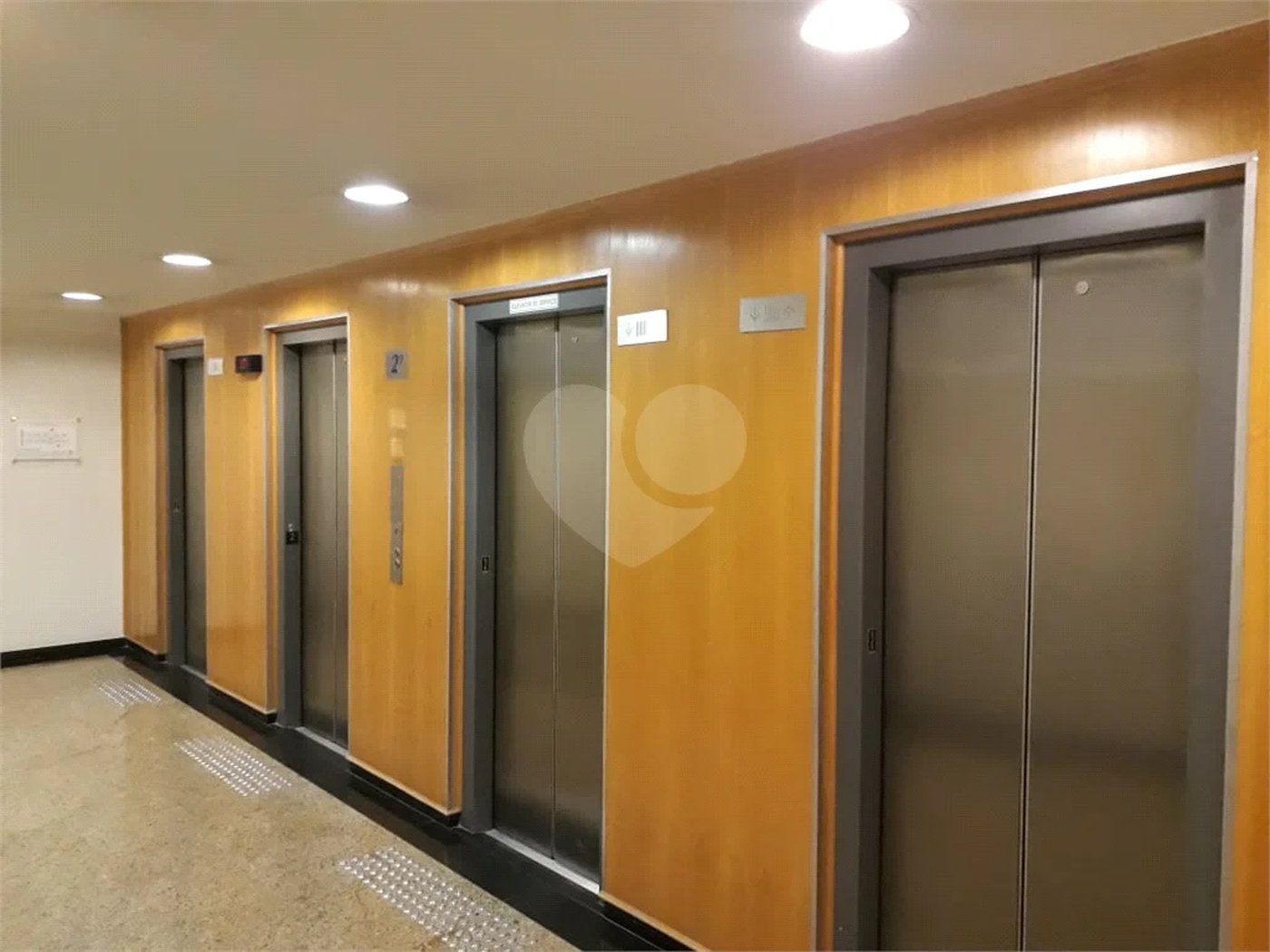 Conjunto Comercial na Av. Paulista, Anexo ao Metrô Brigadeiros