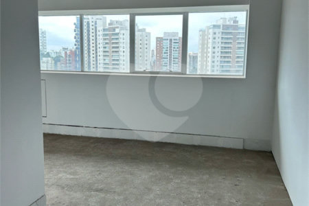Oportunidade! Sala Comercial de 74m² com Estrutura Completa