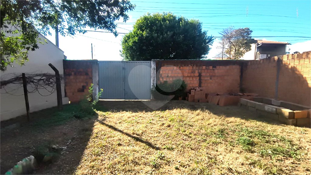 Terreno á venda no Jardim Tangara.