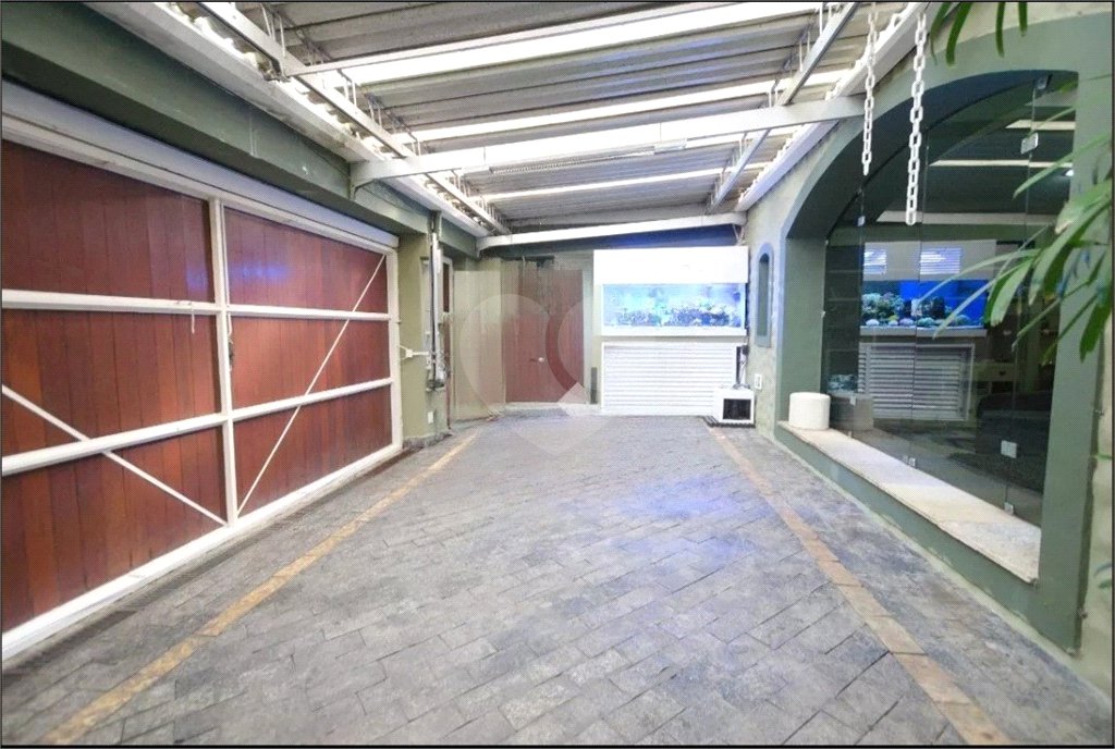 Sobrado a venda na Vila Mariana de 300m² 2 suítes 3 dormitórios 5 vagas