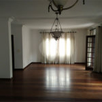 SOBRADO DE 426,0 M² COM 04 SUITES, SALÃO DE FESTAS, 06 VAGAS,06 BANHEIROS E PISCINA PARA LOCAÇÃO OU VENDA NO BARRO BRANCO