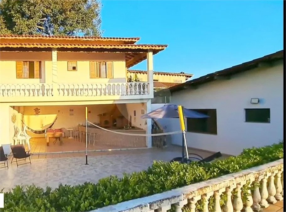 Belíssima casa com 04 dormitórios em Itanhaém