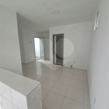 SOBRADO TIPO APARTAMENTO COM 1 QUARTO PARA LOCAÇÃO 42m² - SANTISSIMO