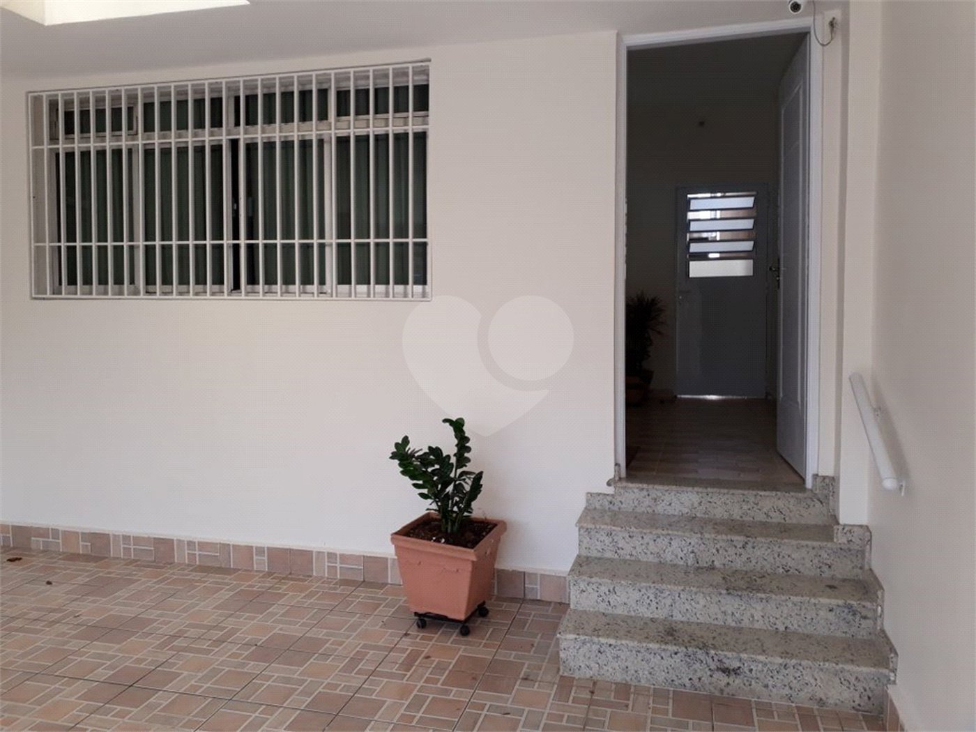 Sobrado á venda 222m² 3 quartos na região do metrô Guilhermina Esperança, Penha